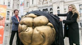 La directora general de Programas y Actividades Culturales del Ayuntamiento, María Ballesteros,  y Xu Hongfei  en la inauguración©Lukasz Michalak/Madrid Destino