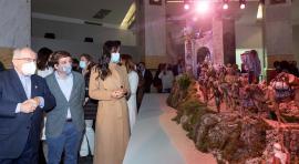 El alcalde de Madrid, José Luis Martínez Almeida, y la vicealcaldesa, Begoña Villacís, han inaugurado el belén del Ayuntamiento©Álvaro López-Madrid Destino