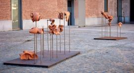 El artista Antonio Fernández Alvira muestra en Condeduque su instalación 'Memoria de forma'