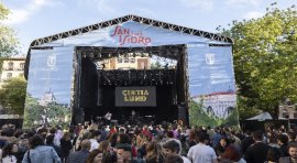 En el escenario de Las Vistillas, el público disfrutó con los conciertos de San Isidro 2023©Kines-Madrid Destino