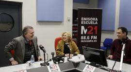 Iñigo Méndez de Vigo visita la radio escuela municipal M21