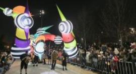 Miles de personas iluminan la llegada del invierno en Madrid Río