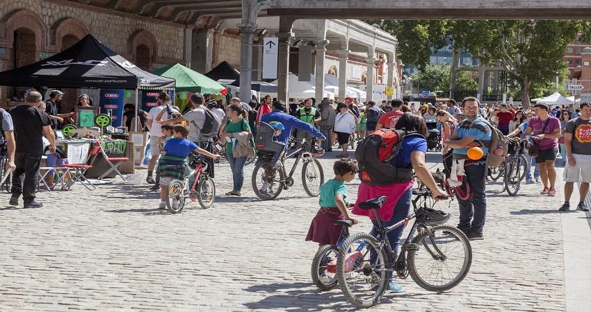 Festibal with B for Bike promotes the use of bicycles and sustainable mobility.©Matadero Madrid