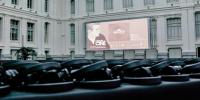 Hasta el 9 de septiembre se pueden ver películas en pantalla grande en la Galería de Cristal de Cibeles. ©Ayuntamiento de Madrid.