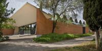 La rehabilitación ha puesto en valor el proyecto original del edificio. Sus autores fueron Francisco de Asís Cabrero y Jaime Ruiz, pioneros de la arquitectura moderna