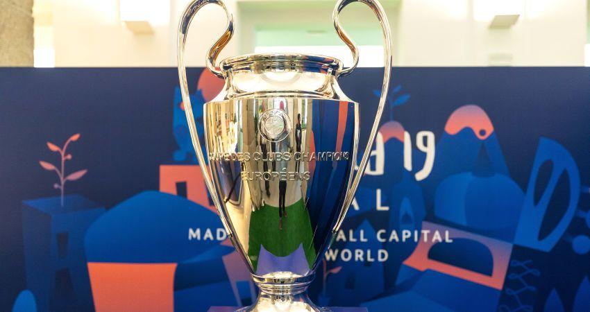 tornillo función Por La Copa de la Champions sale de paseo por Madrid | Madrid Destino