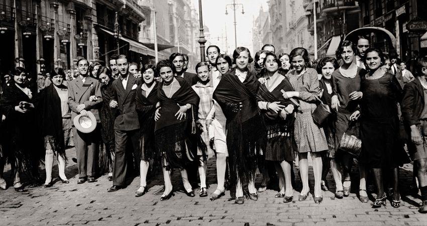 Modistas en la Gran Vía, 1933 © Alfonso 