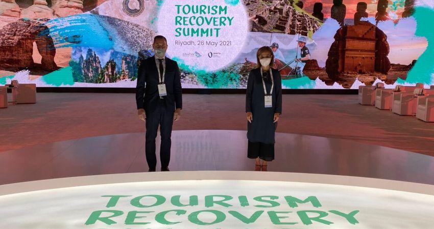 La concejala delegada de Turismo, Almudena Maíllo, junto con el director de Turismo, Héctor Coronel, han participado en el Tourism Recovery Summit de Riad, la cumbre mundial