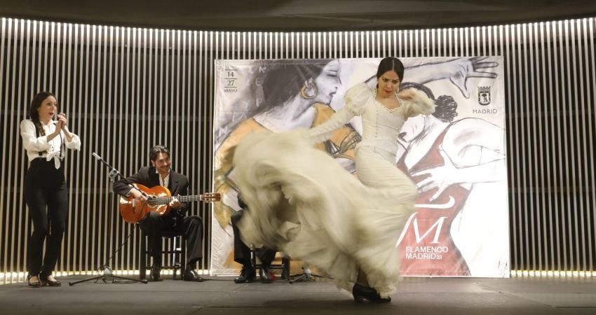 La actuación de Vanesa Coloma, acompañada por Mariana Collado, Yerai Cortés y Fran Blanco, en la presentación de l Festival Flamenco Madrid 2023