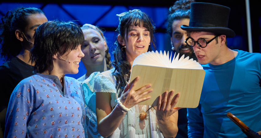 Un espectáculo de altos vuelos en el Teatro Circo Price: 'Peter y Wendy rumbo a Nunca Jamás'