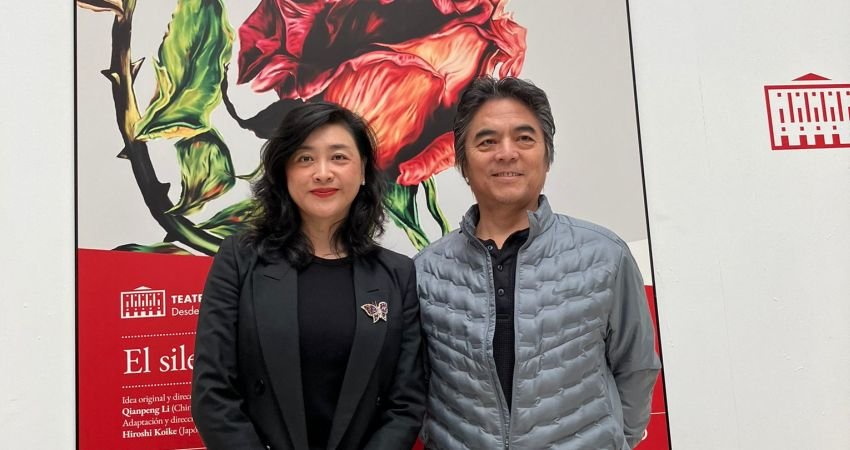 Qianpeng Li y Hiroshi Koike, este miércoles, tras la presentación