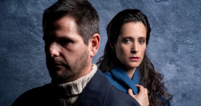 Los actores Ángela Boix y Toni Agustí, protagonistas de 'El desconocido'