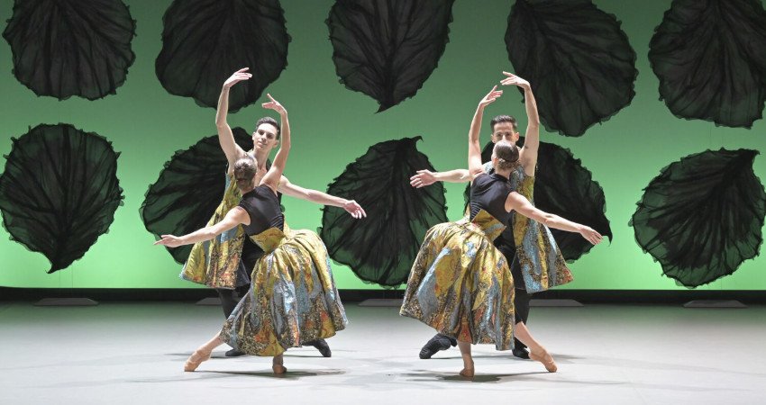 Malandain Ballet Biarritz ‘Les Saisons’ © Olivier Houeix