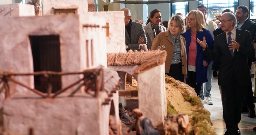 Inauguración del tradicional belén municipal del Palacio de Cibeles