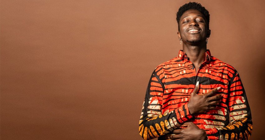 El músico Momi Maiga. Imagen de Andreu Doz