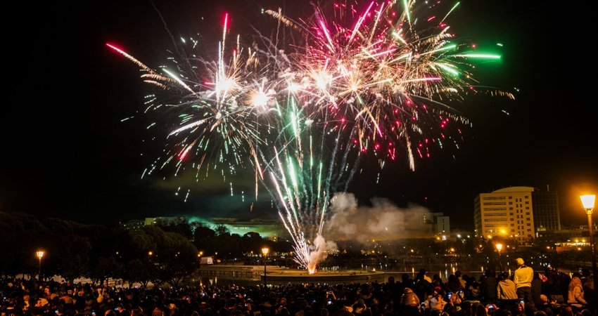 Fuegos artificiales en Pradolongo