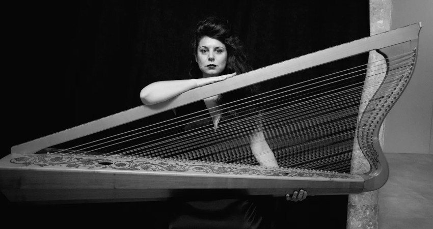 La arpista Sara Águeda. Imagen de Kaothicalice