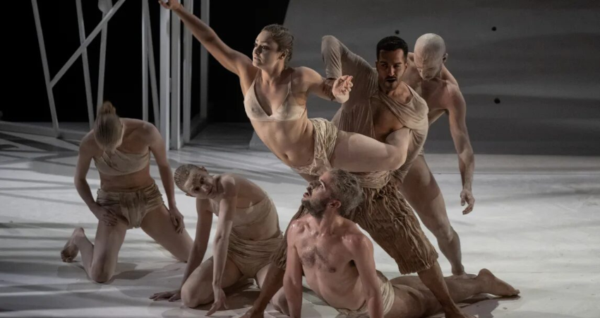 Escena del espectáculo Prometeo, en Centro Danza Matadero.