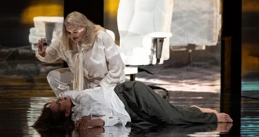 Escena de El veneno del teatro, el nuevo montaje del Fernán Gómez sobre la verdad y la interpretación.