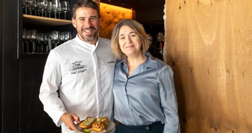 Javi Estévez y Marta Rivera de la Cruz durante la demostración culinaria