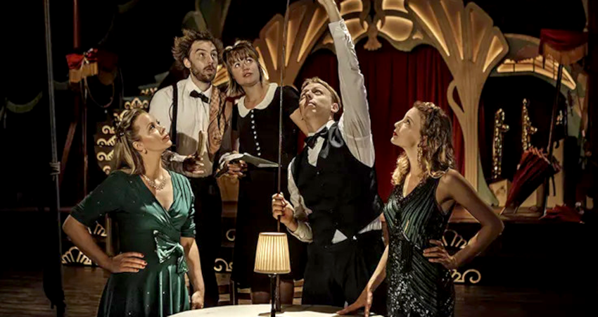 Imagen del espectáculo 'Swing', de Circus Ronaldo. ©Frauke Verreyde