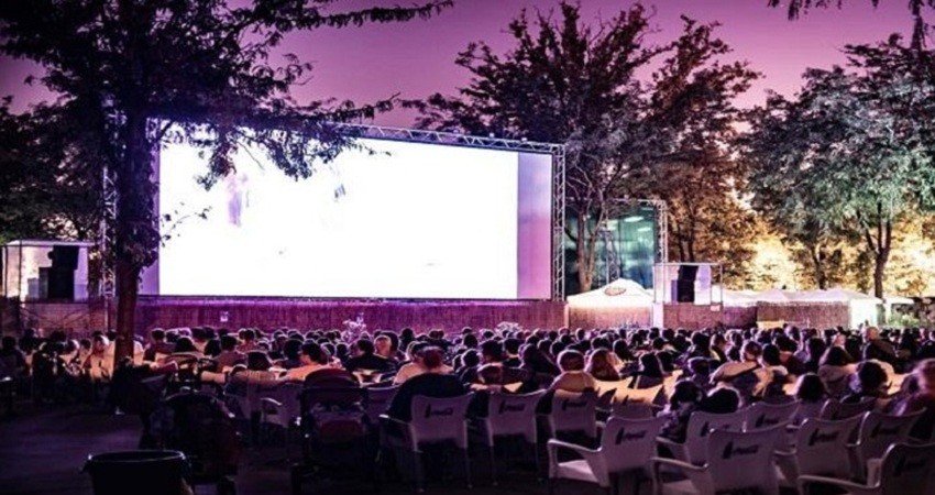 Imagen de archivo del ciclo ‘Cine caliente’ en el parque de la Bombilla