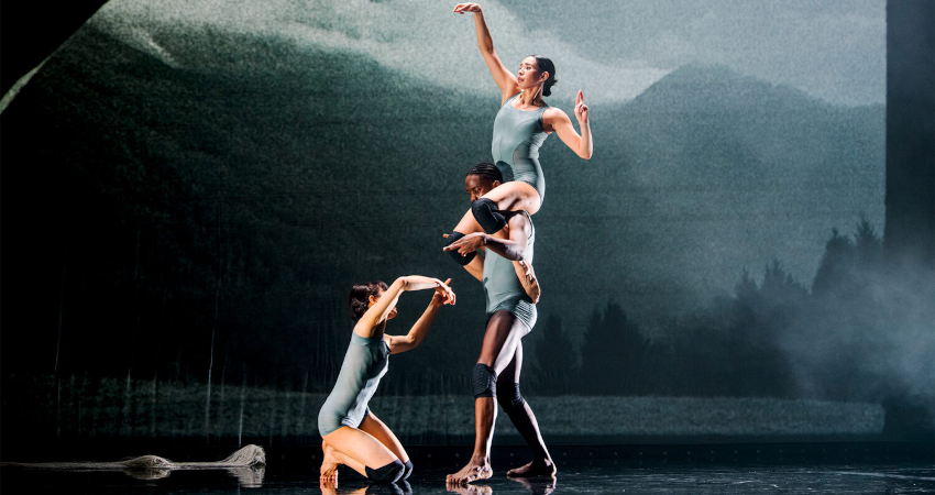 Imagen de 'Last and First Men', de la compañía Neon Dance. ©Miles Hart Photography