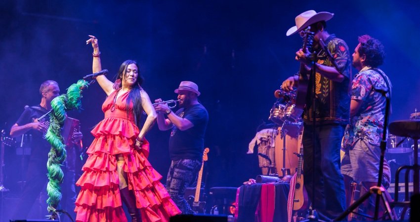 Lila Downs durante el concierto en Conde Duque