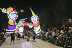 Miles de personas iluminan la llegada del invierno en Madrid Río